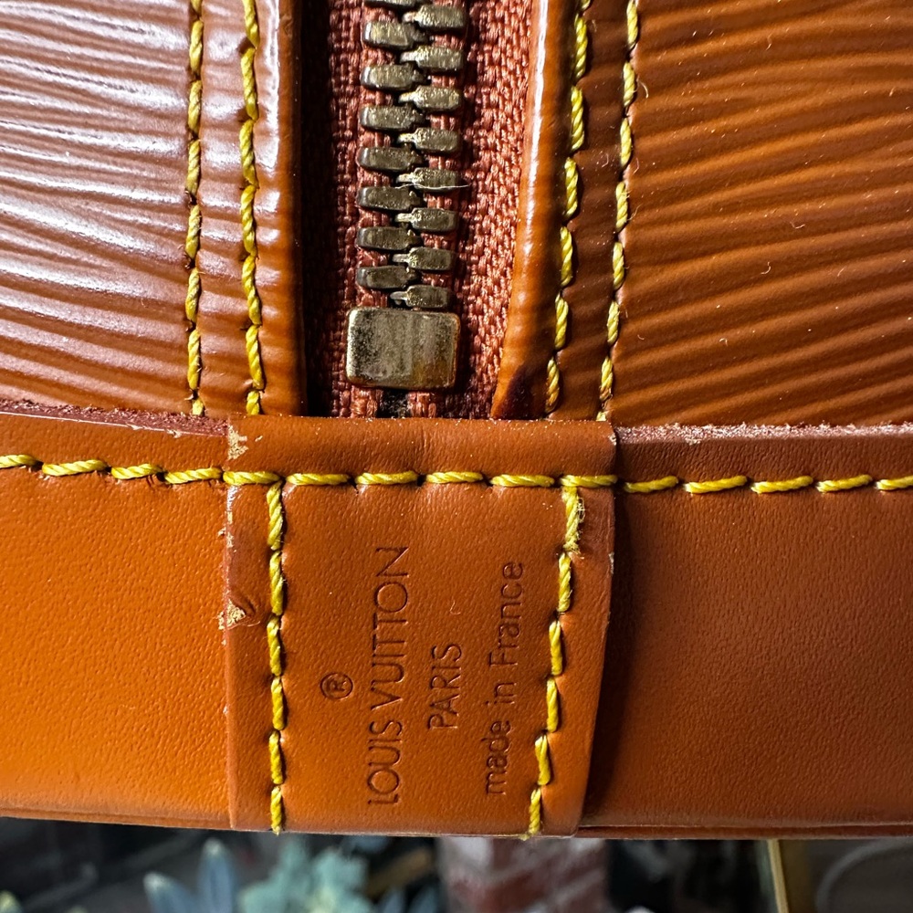 Louis Vuitton Alma PM Epi Leather Cognac w/‎ Strap & Lock(no key) - Picture 5 of 16
